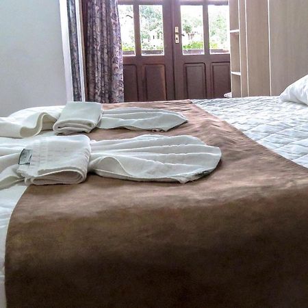 Hotel Alpenrose Трезі-Тіліас Екстер'єр фото